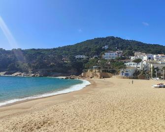 T3 · Charming seaside escape with stunning views - Tamariu - Beach