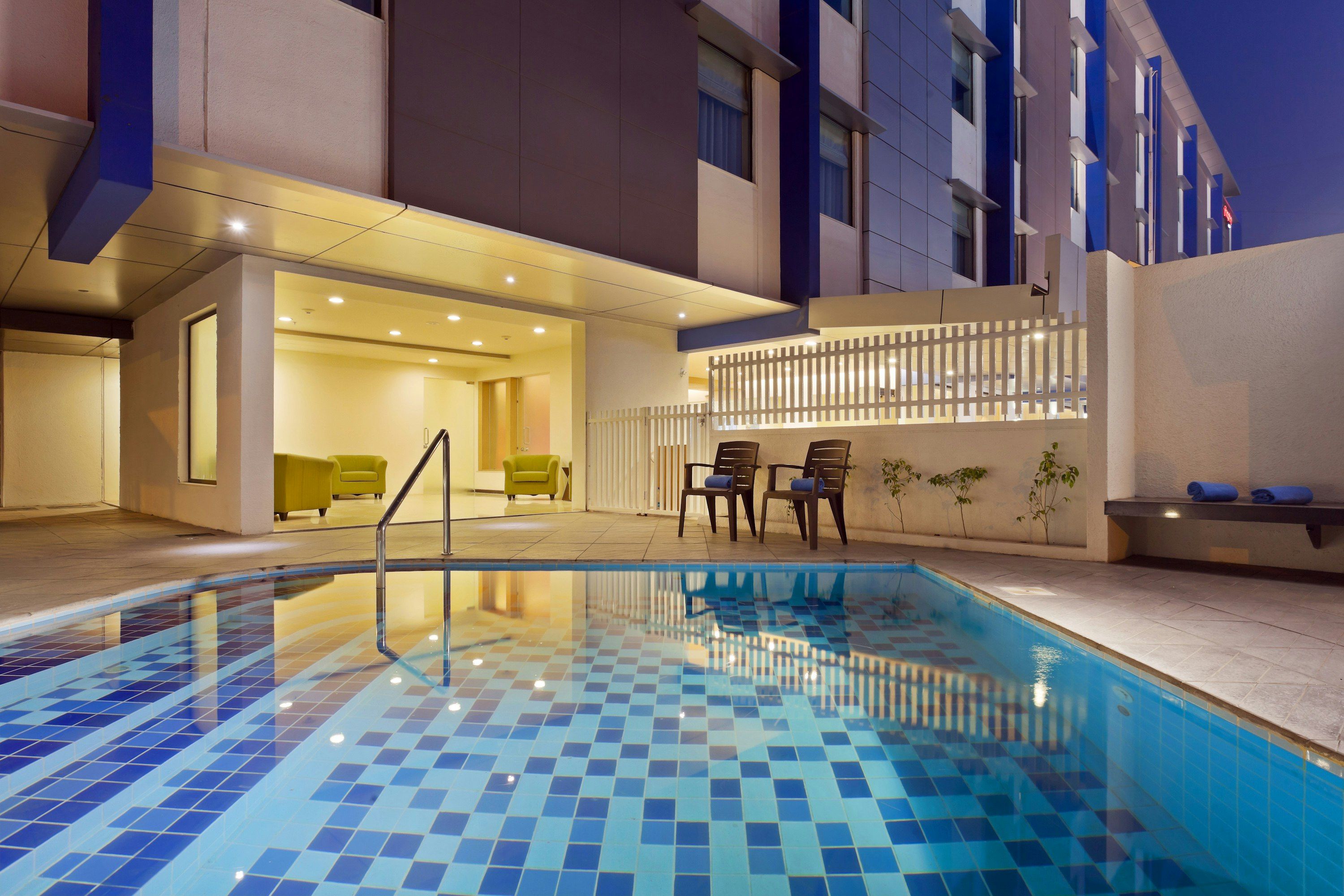Hampton by Hilton Vadodara-Alkapuri - Vadodara - Piscina
