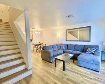 Vacation Villa Ocala - Ocala - Living room