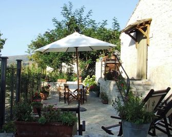 Homerez - Apartment in Abbateggio - Abbateggio - Patio