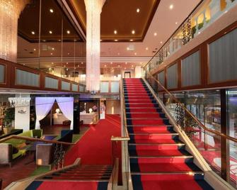 Garden Hotel Shiunkaku Higashimatsuyama / Vacation Stay 77477 - Higashimatsuyama - Lobby