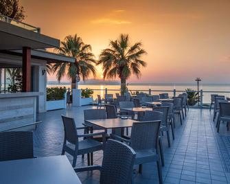 Palm Wings Kusadasi Beach Resort&Spa - Davutlar - Restaurante