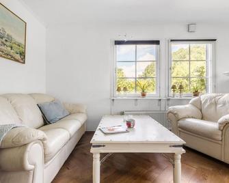 Beautiful Home In Slangerup With Wifi - Slangerup - Living room