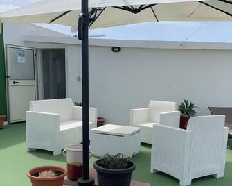 Four Winds B&B - Le Castella - Patio