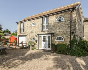 Stable Cottage, Family Friendly In Sudbury - Sudbury - Building