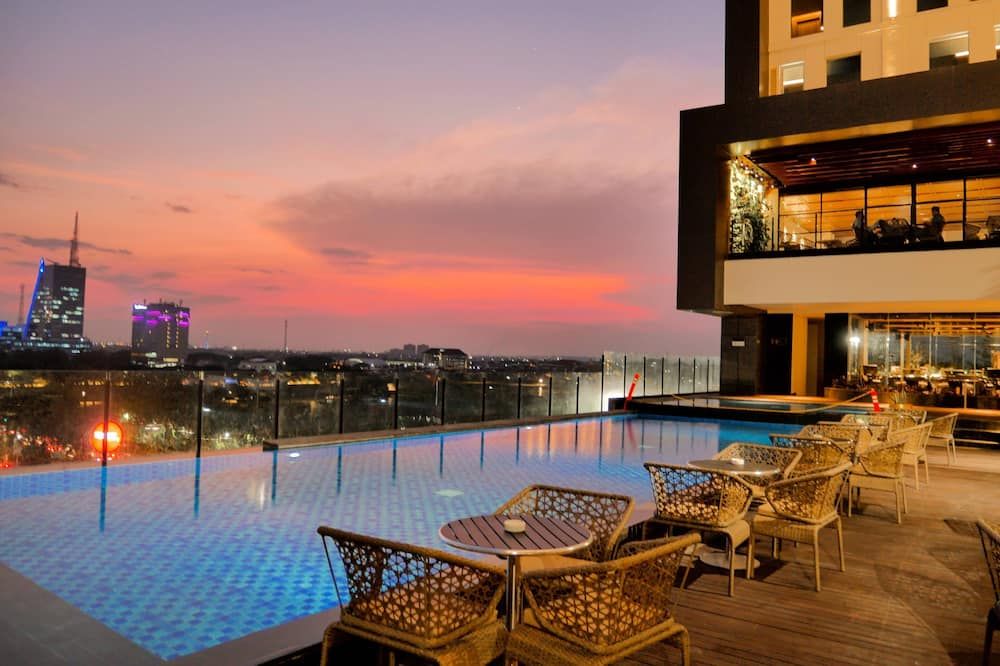 موفينبيك سورابايا سيتي - سورابايا - حوض السباحة