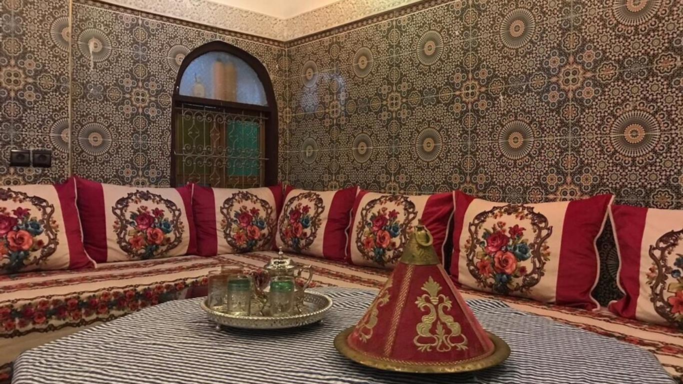 Dar El Mizan Entier place