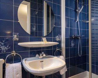 Bijou Hôtel Paris Boulogne - Boulogne-Billancourt - Bathroom