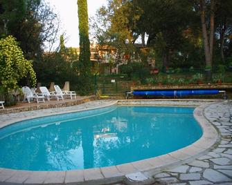 Les Chambres d'Hotes au Bois Fleuri - Roquebrune-sur-Argens - Piscina