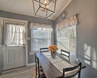 1/2 Mi to Fort Campbell: 'state Line Retreat' - Oak Grove - Dining room