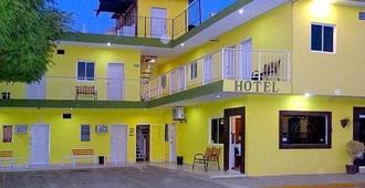 Hotel Posada Los Olivos By Rotamundos - Los Mochis - Rakennus
