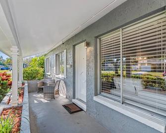 Gorgeous Heated Pool House Near Gulf Beaches! - Pinellas Park - Balcony