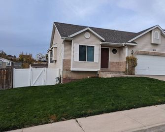 Beautiful Large Residential Home - Layton - Budova