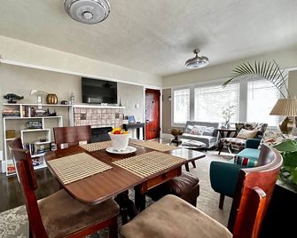 Group Friendly-Fast Wifi-Freeparking-Private Yd & Patio-Centrally Located - Oakland - Salle à manger