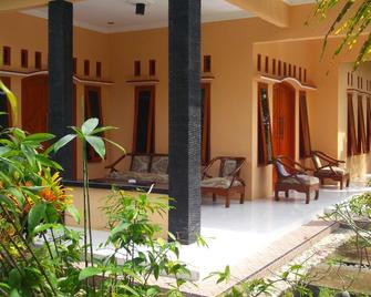 Ragha Homestay - Cijulang - Patio