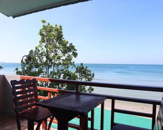 แบมบู แอ๊ท เกาะช้าง - เกาะช้าง (ตราด) - ระเบียง