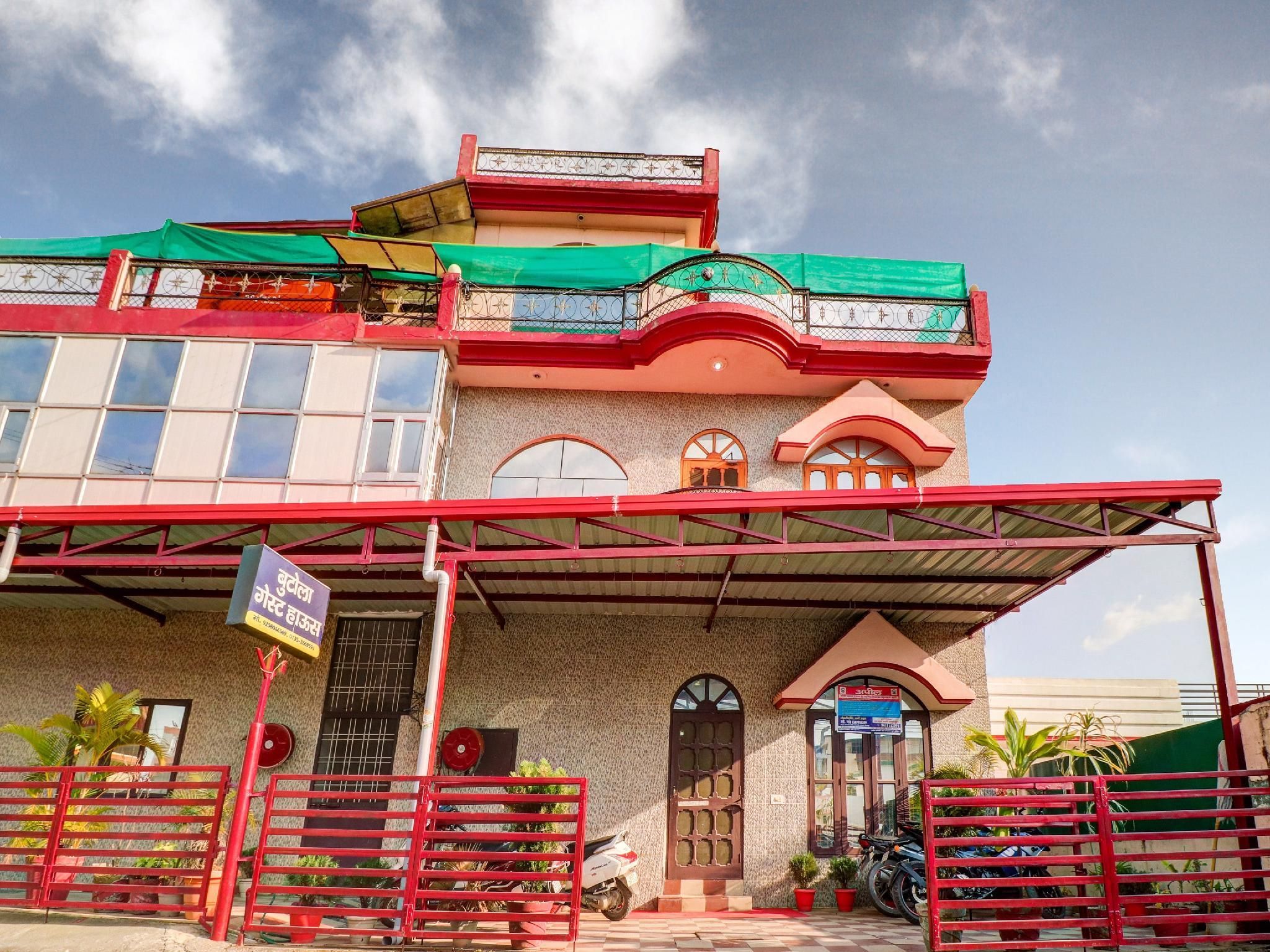 OYO Flagship Butola Guest House - דהרדון - בניין
