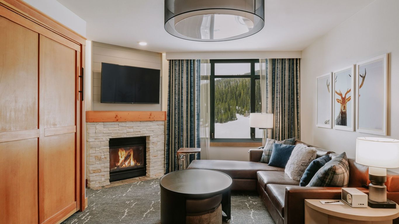 Summit Hotel at Big Sky Resort