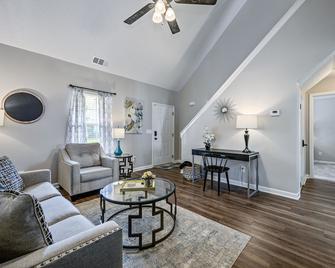 Superb For Traveling Workers Near Cartersville MC - Cartersville - Sala de estar