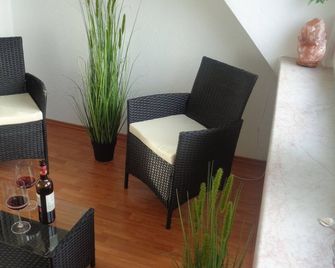 Ferienwohnung Kapust - Hessisch Oldendorf - Wohnzimmer