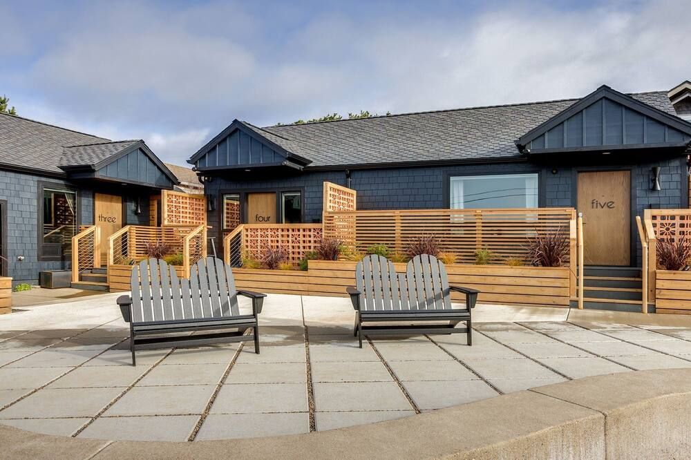 The Reed at The Louie Boutique Motel, Private Sauna! Walk to Everything! - ניופורט - פטיו