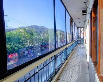 Hotel Ganga Azure - Haridwar - Balcón