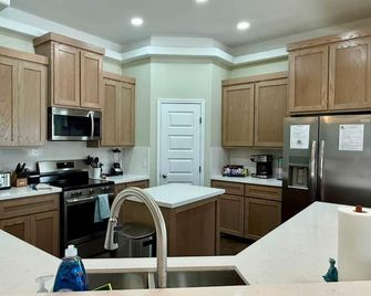 The Landing at Riviera Beach-Yellow House - Riviera - Cocina
