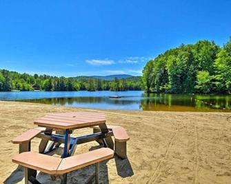 White Mountains Cottage w/ Mountain & Lake Views! - Woodsville