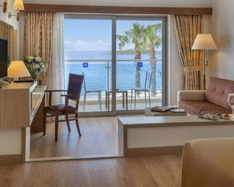 Azure By Yelken Hotel - Бодрум - Вітальня