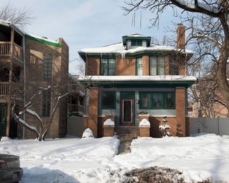 The Greenleaf House - Chicago - Building