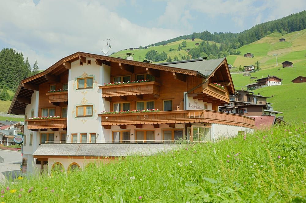 Aparthotel Dorfplatzl - Tux - בניין