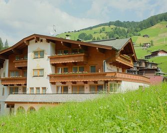 Aparthotel Dorfplatzl - Tux - Edifício