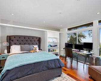 Studio City VIEWS VIEWS in the hills modern estate remodeled furnished ready for - Los Ángeles - Habitación