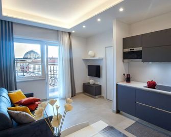 Napoli City Center - Appartamenti e Camere - Неаполь - Вітальня