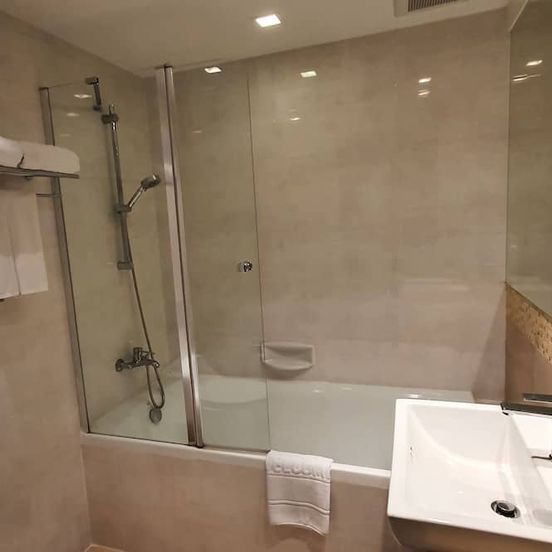 Amora Neoluxe Suites Hotel image 1