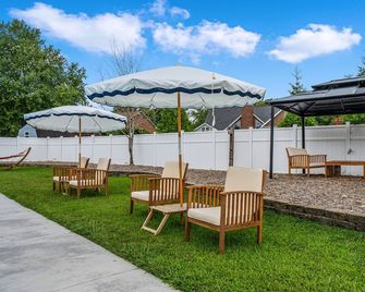 Hot tub, Fire-pit, Pool Table, Heated Pool - Jamestown - Patio