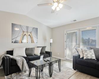 The Gray Retreat - Luxury Condo - Fayetteville - Living room