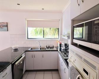 5/36 Maurice Avenue, Mallacoota - Mallacoota - Kitchen