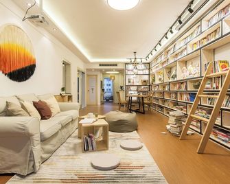 Book and Bed-People's Square - Shanghai - Wohnzimmer