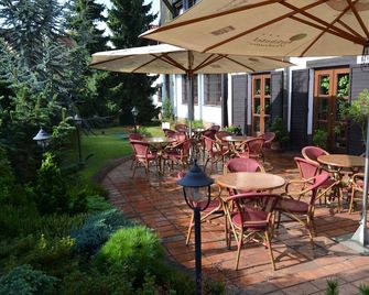 Park Hotel Pruhonice - Pruhonice - Patio