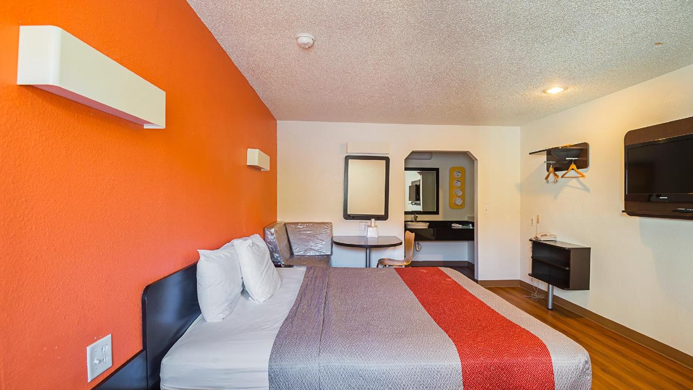 Economy Hotel Kansas City