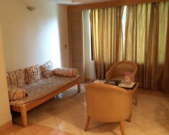 Hotel Jyoti Plaza - 馬爾岡 - 客廳