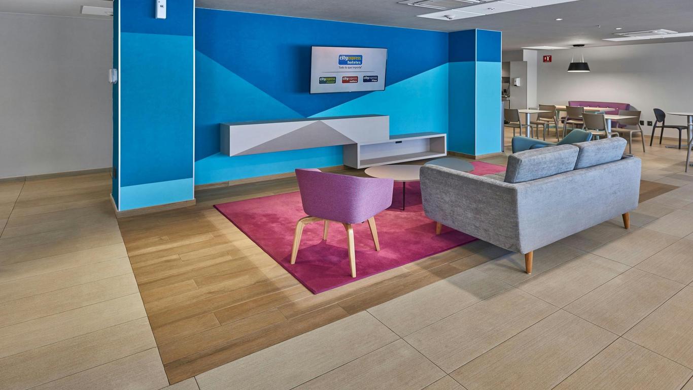 City Express Suites by Marriott Toluca