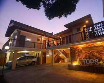 Tops Lodging House - San Juan - Edificio