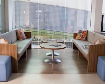 Ibis Maceio Pajucara - Maceió - Sala de estar