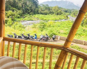 Uma D Mapad Sidemen - Sidemen - Balcony