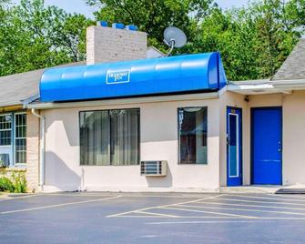 Rodeway Inn Dillsburg - Dillsburg - Building
