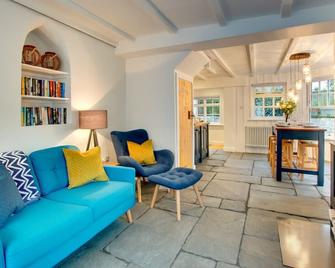 Woodbine Cottage Padstow - Padstow - Living room
