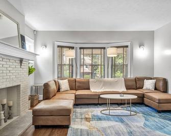 Luxury 4 Br Near Cleveland Clinic, Uh & Cwru! - Cleveland