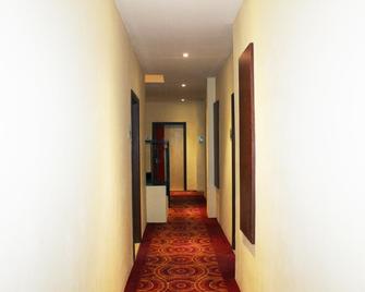 Maleosan Inn Manado Hotel - Manado - Hallway